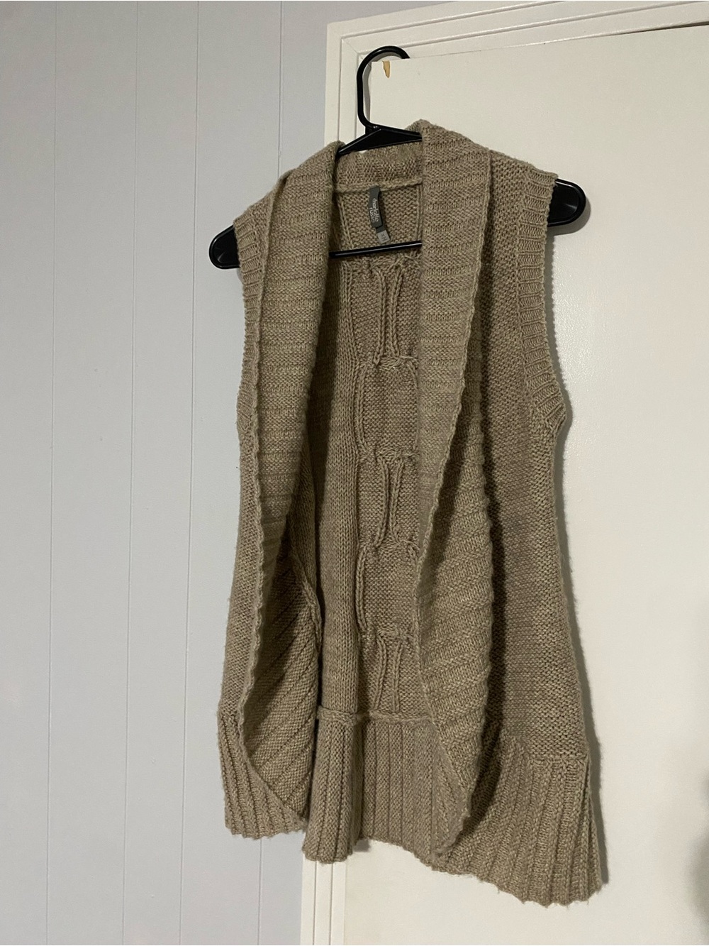 Charlotte Russe Taupe Cable Knit Open-Front Sweater Vest medium